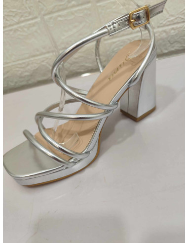 SANDALIAS SALY PLATA