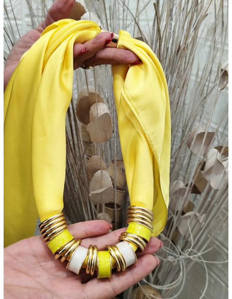 COLLAR PAÑUELO ANILLAS AMARILLO