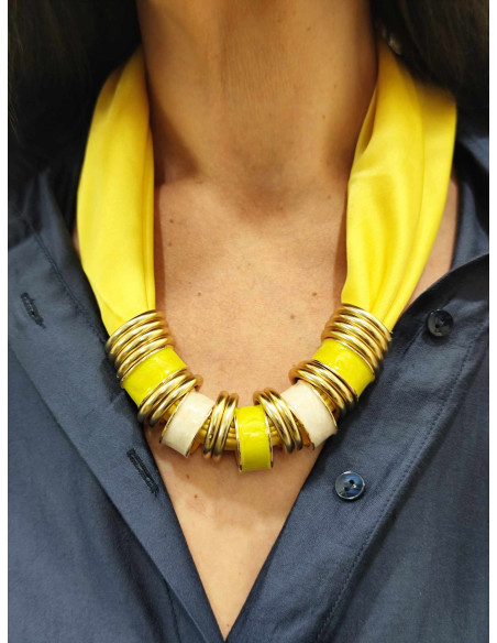 COLLAR PAÑUELO ANILLAS AMARILLO