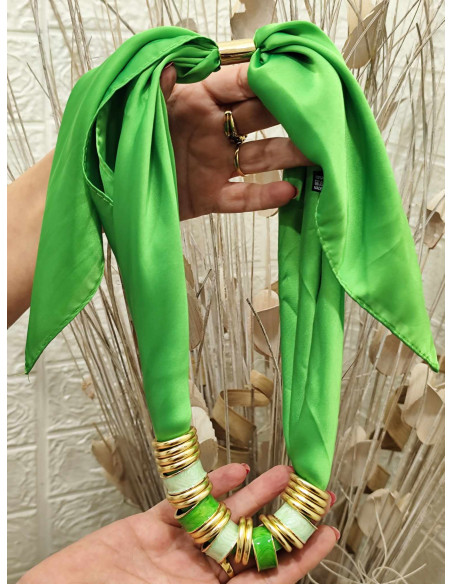 COLLAR PAÑUELO ANILLAS VERDE