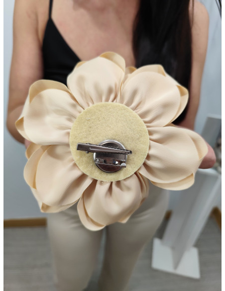 ROSA BROCHE BEIGE